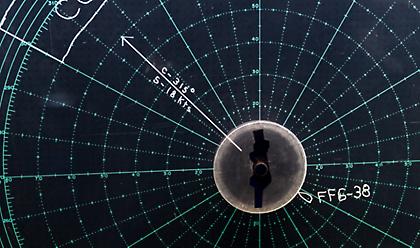 UFO: Μυστήριο με βίντεο πολεμικού ναυτικού ΗΠΑ - Άγνωστο αντικείμενο βυθίζεται στον ωκεανό