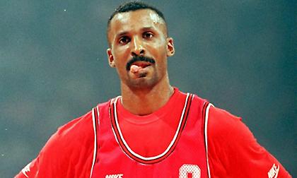 Έντι Τζόνσον: «Στην Ελλάδα μου έχουν πετάξει κέρματα, πόμολα και… ψάρια» (pic)