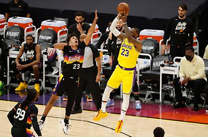 Προβάδισμα για Λέικερς με σούπερ δίδυμο