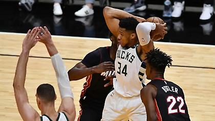 Τα καλύτερα του Γιάννη από το 3-0 με τους Χιτ