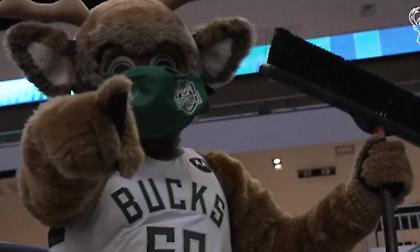 Βίντεο με... σκούπα από τους Μπακς!