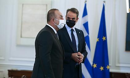 Στο Μέγαρο Μαξίμου ο Τσαβούσογλου: Συνάντηση με Μητσοτάκη και Δένδια