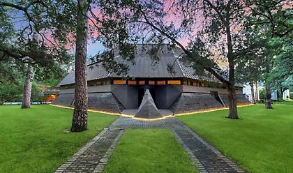 Πωλείται έναντι 4,3 εκατ. δολαρίων το «Darth Vader House» στο Χιούστον (pics)