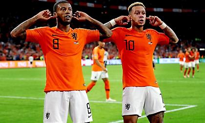 «Χτυπάει» Βαϊνάλντουμ και Ντεπάι η Μπαρτσελόνα