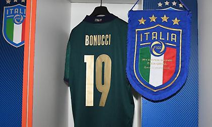 Γιατί η Ιταλία φοράει μπλε φανέλα και γιατί στο Euro αποφάσισε να λανσάρει -ξανά- την πράσινη!