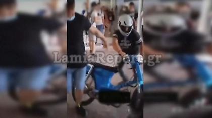 Χαμός στη Λαμία: Μαθητής μπούκαρε με το μηχανάκι στο σχολείο, έτρεχαν να τον πιάσουν οι καθηγητές!