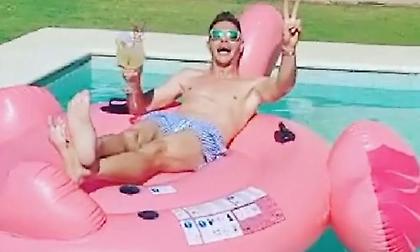 Επικός Χοακίν: Αράζει στην πισίνα και... ευχαριστεί τον Λουίς Ενρίκε που δεν τον κάλεσε στην εθνική