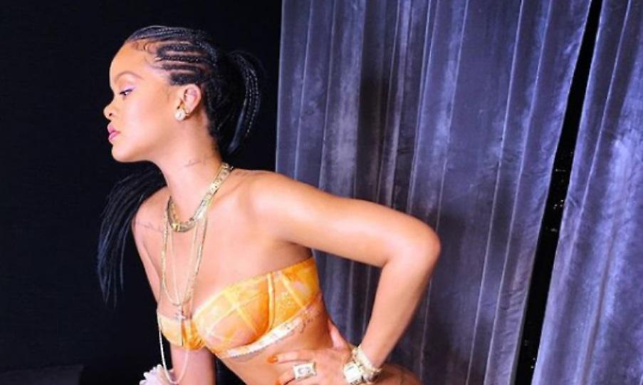 Τα πορτοκαλί εσώρουχα της Rihanna... έριξαν το Instagram