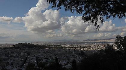 Καιρός: βοριάδες, ήλιος και τοπικές βροχές