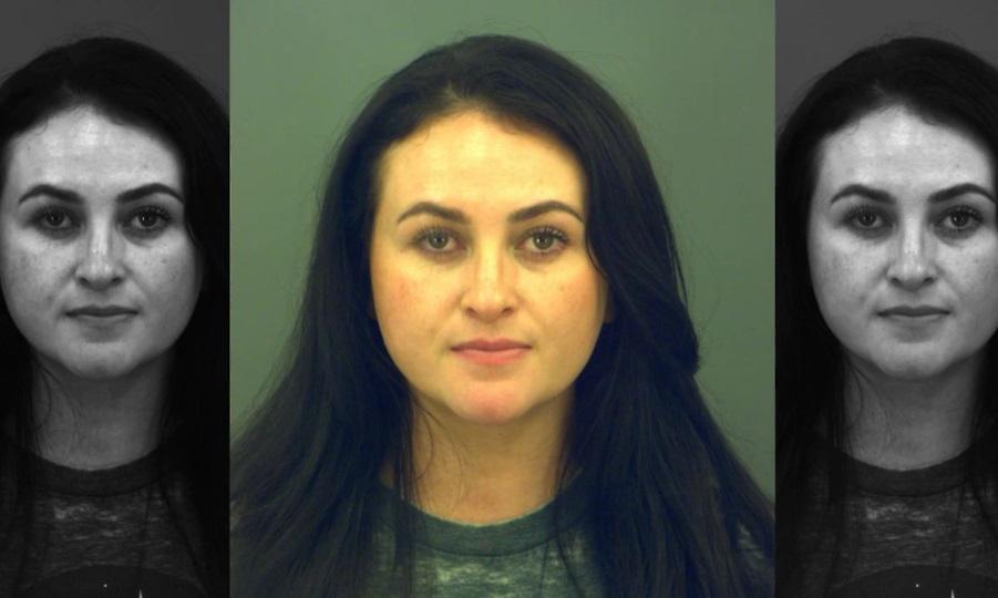 Γυναίκα πήγε στο σχολείο παριστάνοντας την 13χρονη κόρη της και συνελήφθη (video)