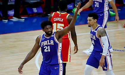 Τα όργια του Εμπίντ στο 2ο ματς με τους Χοκς