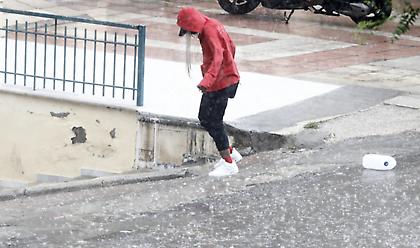 Θεσσαλονίκη: Χωρίς τις αισθήσεις του εντοπίστηκε άνδρας μέσα σε όγκο νερών