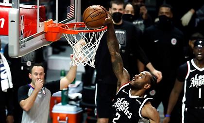 NBA Top 5: Η… χερούκλα του Λέοναρντ σε δράση