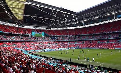 Νοσηλεύεται σε σοβαρή κατάσταση Άγγλος οπαδός που έπεσε από εξέδρα του Wembley