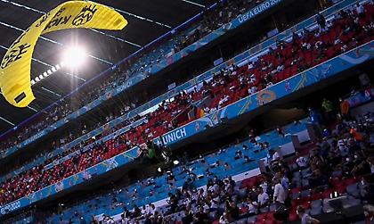 Ελεύθεροι σκοπευτές ήταν έτοιμοι να σκοτώσουν τον αλεξιπτωτιστή στο Γερμανία-Γαλλία