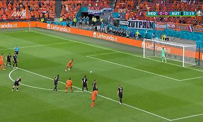 Μπροστά η Ολλανδία με πέναλτι του Ντεπάι!