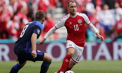 Δανία και Βέλγιο τιμούν τον Έρικσεν στο δέκατο λεπτό της σημερινής αναμέτρησης!