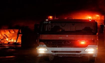 Θεσσαλονίκη: Φωτιά σε αποθήκη στον παλιό σταθμό του ΟΣΕ - Νεαρός στο νοσοκομείο