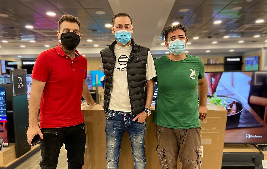 Η παράδοση του δώρου στον Μεγάλο νικητή