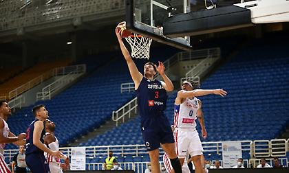 Άνετη πρεμιέρα για τη Σερβία στο «Ακρόπολις»