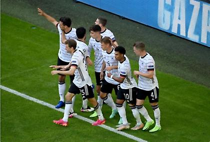 Ισοφαρίζει η Γερμανία χάρη στον Ντίας!