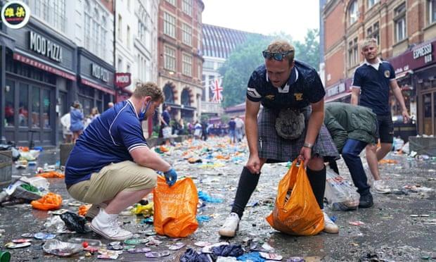 Άγγλία-Σκωτία: Σκωτσέζοι οπαδοί καθάρισαν πλατεία Λονδίνου