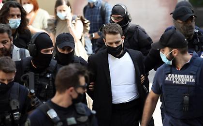 Oμολογία 33χρονου: Την ξύπνησα και την έπνιξα – Πώς προδόθηκε από το κινητό του