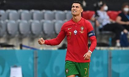 Απίθανο βλέμμα CR7 σε... no look τακουνάκι