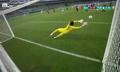 Διπλό «όχι» του Ζόμερ σε σουτ του Μούλντουρ!