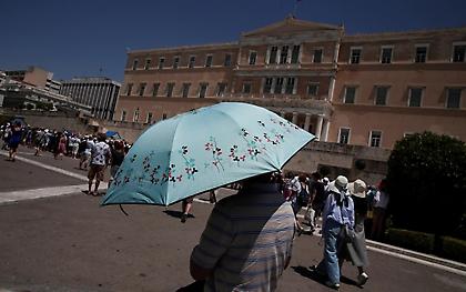 Καιρός: Έρχεται καύσωνας από τα μέσα της εβδομάδας – Αναλυτικά η πρόγνωση