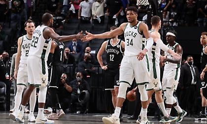 Μέγας Γιάννης και οι Μπακς στους τελικούς της Ανατολής!