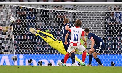 Μόντριτς: Ο νεότερος και ο... γηραιότερος σκόρερ στην ιστορία της Κροατίας!