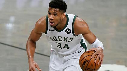 Η εμφάνιση του Γιάννη Αντετοκούνμπο κόντρα στους Χοκς