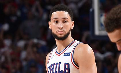 Στηρίζουν τον Σίμονς οι Σίξερς!