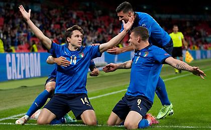 Είχε... άσους στο μανίκι ο Μαντσίνι και η Ιταλία έφυγε για οκτάδα!