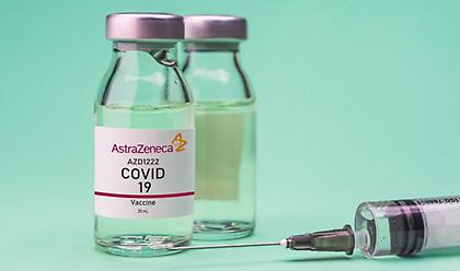 AstraZeneca: Πόσο πιθανή είναι και τρίτη δόση του εμβολίου - Τι λένε Βρετανοί ερευνητές