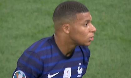 Το απογοητευτικό χτύπημα φάουλ του Εμπαπέ και το σουτ του Ραμπιό