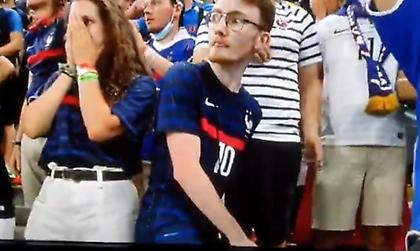 Η απίθανη αντίδραση Γάλλου οπαδού σε γκολ της Ελβετίας