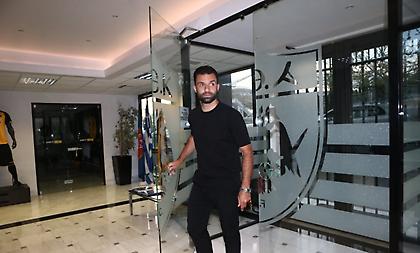 Στα γραφεία της ΑΕΚ ο Τζαβέλλας
