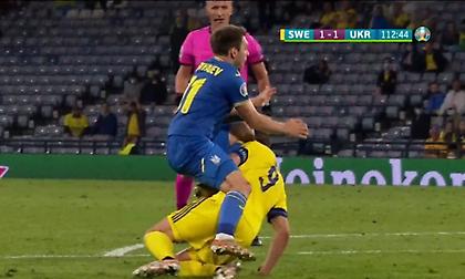 Το χτύπημα με το γόνατο στο κεφάλι του Μπεργκ