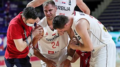Αγωνία στη Σερβία: Χτύπησε ο Γιόβιτς!