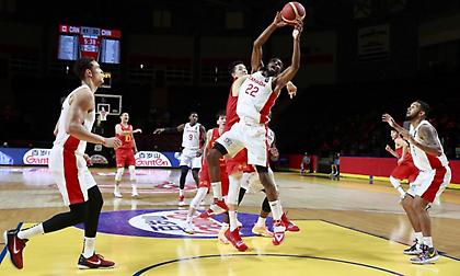 Έβαλε στα καλάθια την Κίνα ο Καναδάς και «2 στα 2»