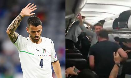 Αποθέωση για Σπινατσόλα από τους παίκτες της Ιταλίας