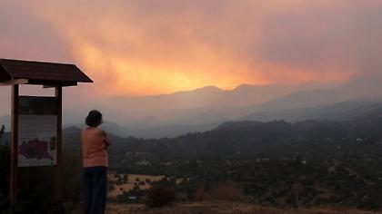 Μάχη με τις φλόγες στην Κύπρο: 4 άνθρωποι αγνοούνται-Το αμάξι τους βρέθηκε καμένο
