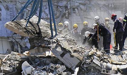 Μαϊάμι: Σταμάτησαν προσωρινά οι έρευνες στο συγκρότημα που κατέρρευσε