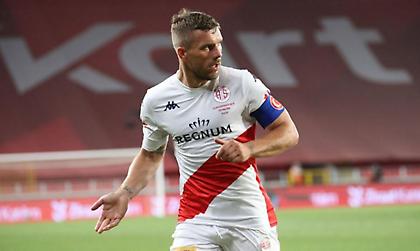 Ο Ποντόλσκι επιλέγει Γκόρνικ αντί... Βραζιλίας, Μεξικού και Κατάρ!