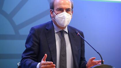 Χατζηδάκης: Οι επικουρικές συντάξεις των νέων μπορεί να είναι αυξημένες από 43% έως 68%