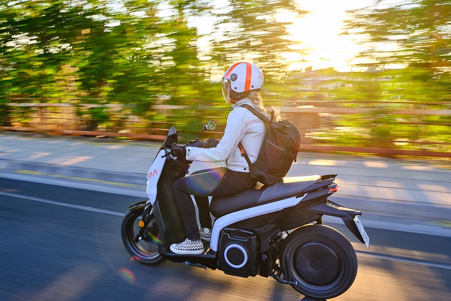 Γκολ από τα αποδυτήρια βάζει το scooter της SEAT!