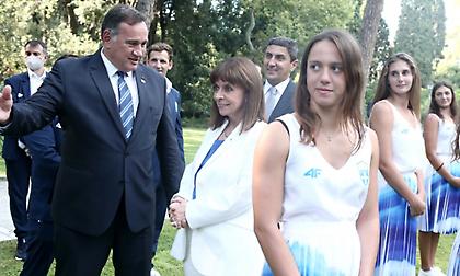 Ευχές της ΠτΔ στην Ολυμπιακή ομάδα