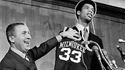 Η μεγαλύτερη νίκη των Μπακς επί των Σανς ήταν σε… κορώνα ή γράμματα για τον Τζαμπάρ!